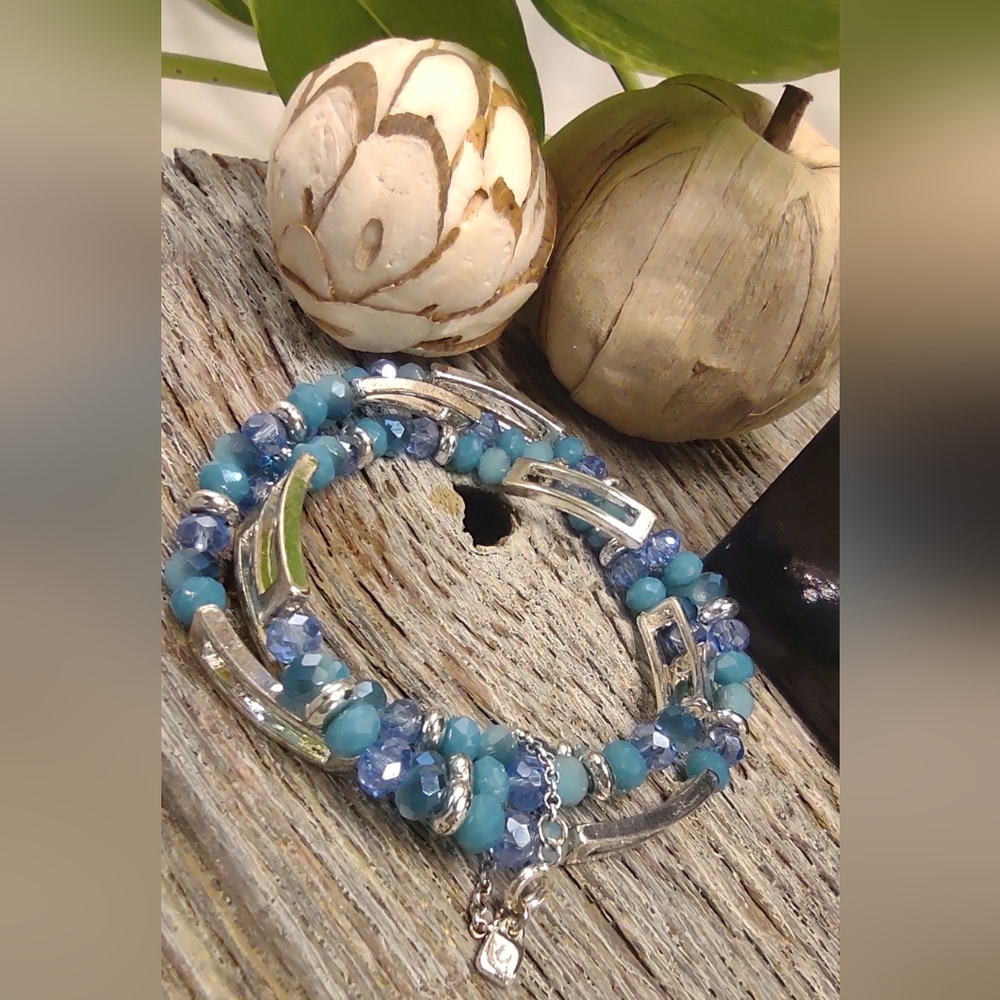 NIB Nine West Silver and Blue Beaded Bracelet